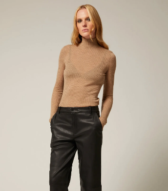 LEATHER CROPPED TROUSERS