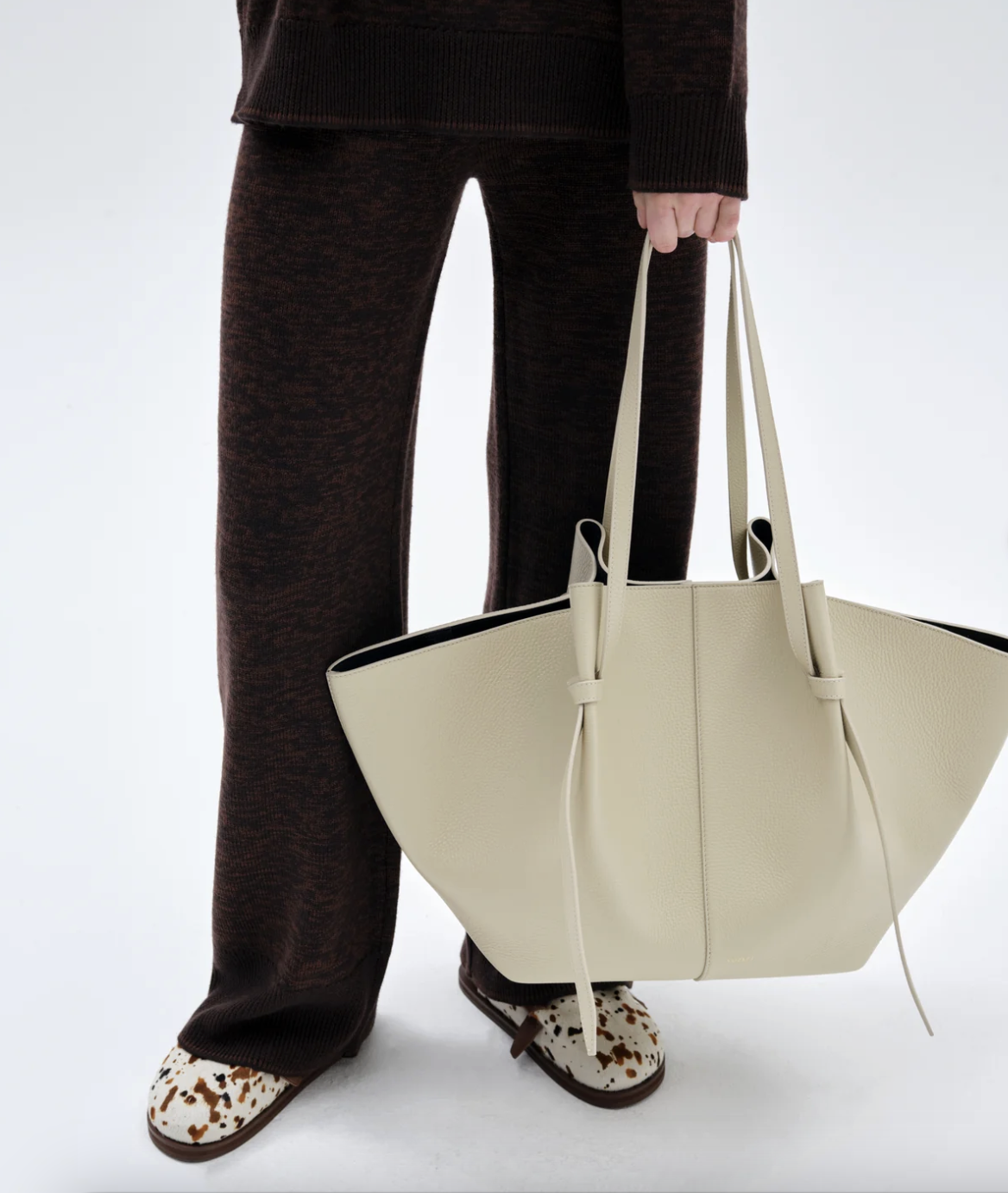 XL MOCHI PEBBLE GRAIN LEATHER