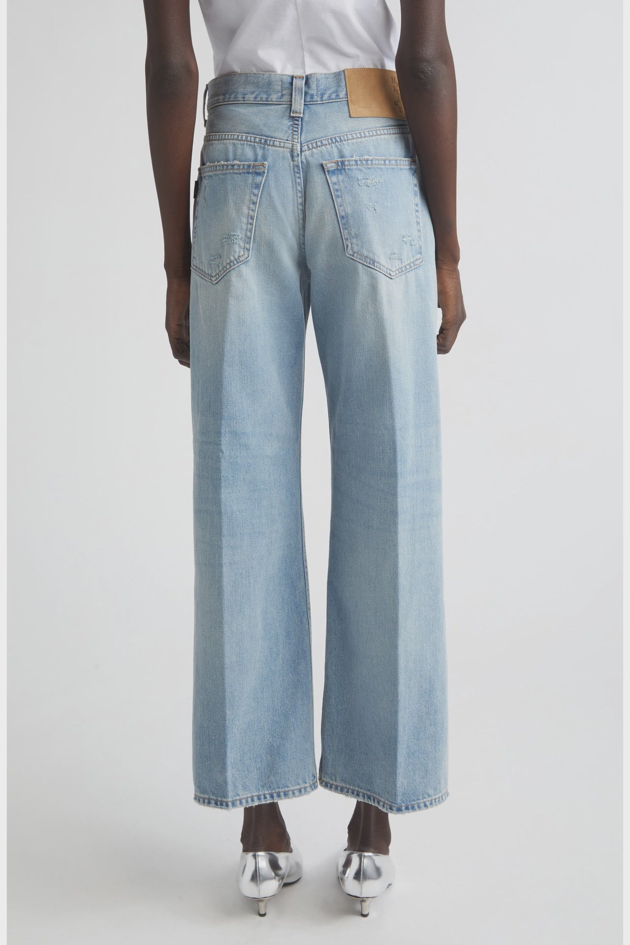 WINNY DISTRESSED